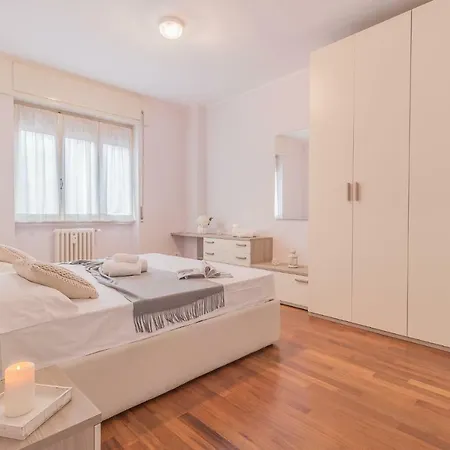 Alexis House Apartment