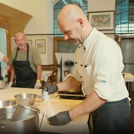 Alexis House Βαρένα